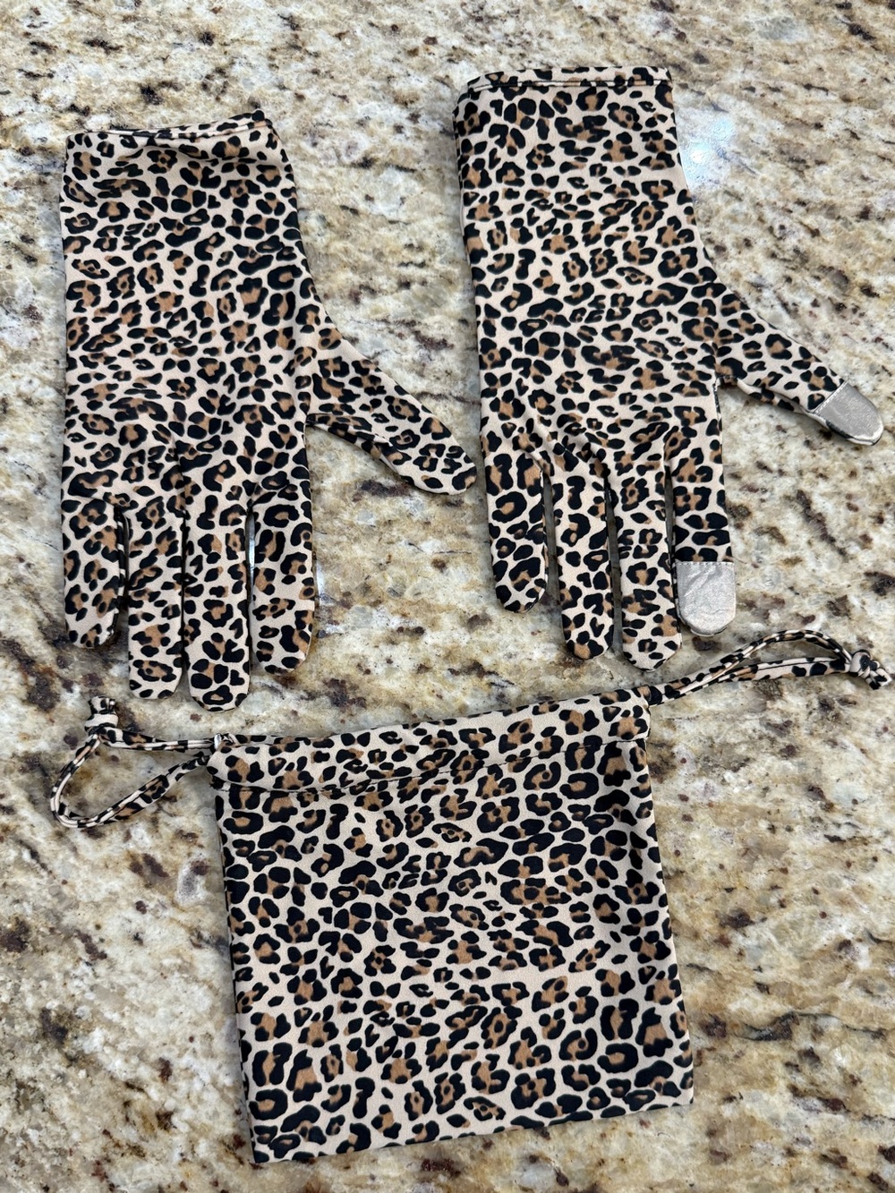 NWT Brighton Classic Animal Print Leopard Print Gloves w Matching Pouch